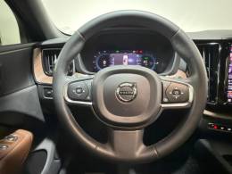 VOLVO - XC60 - 2021/2022 - Azul - R$ 236.900,00