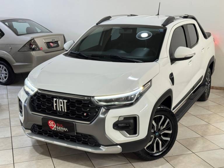 FIAT - STRADA - 2024/2024 - Branca - R$ 126.900,00