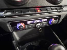 AUDI - A3 - 2015/2015 - Preta - R$ 88.900,00